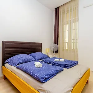 Luminous Design - W18 , Budapest Hungría
