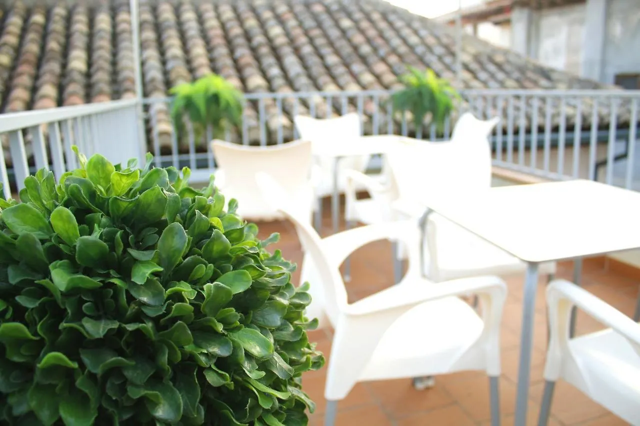 Laurel Suites Apartments Granada 0*,  España