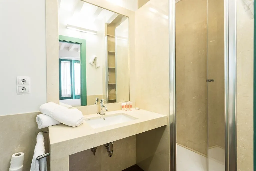 Laurel Suites Apartments Granada